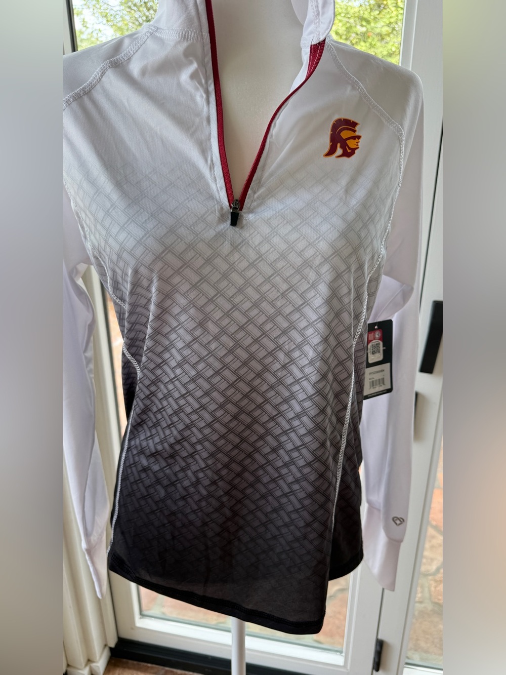 Colosseum White to Black Ombre Quarter-Zip Pullover with Cardinal Trim